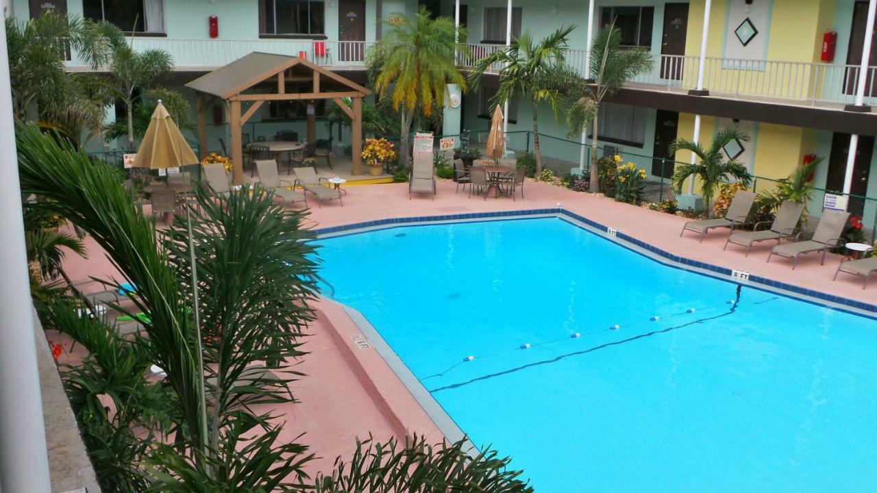 Island House Resort Hotel 세인트피트비치 외부 사진